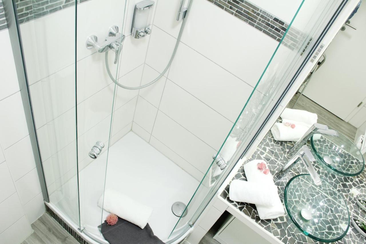 Secret Hideaways Cozystudio Superior Apartments Mit Wifi L 450M Bis Uni L Messe L Flughafen L Zoo Duisburgo Esterno foto