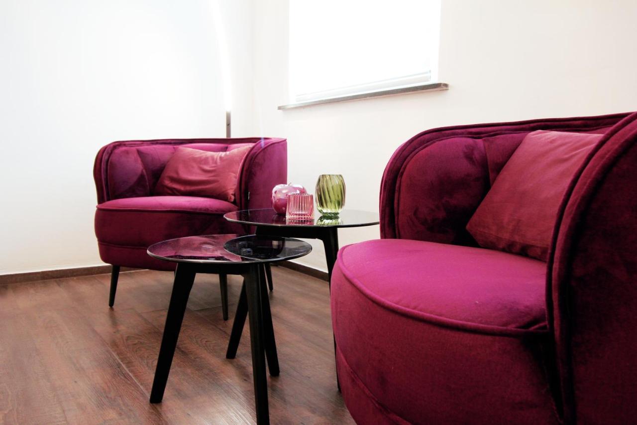 Secret Hideaways Cozystudio Superior Apartments Mit Wifi L 450M Bis Uni L Messe L Flughafen L Zoo Duisburgo Esterno foto