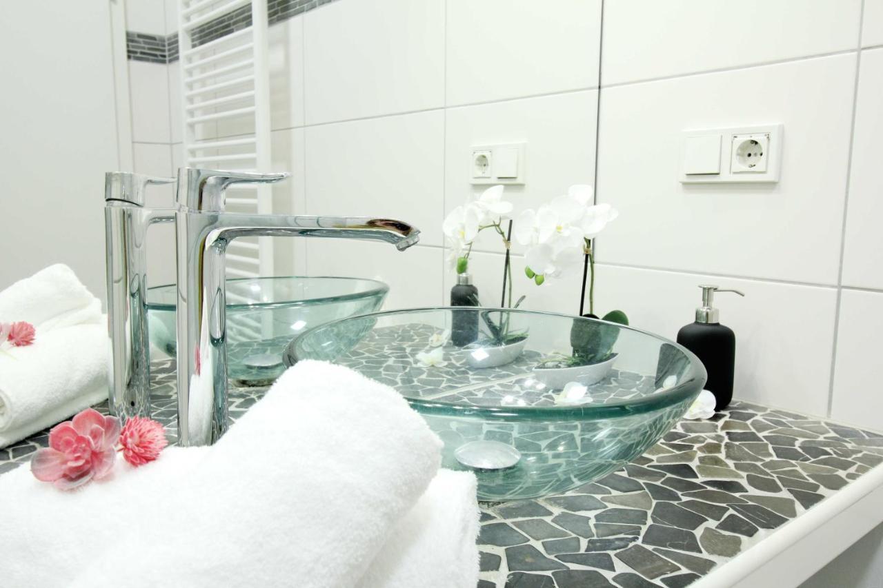 Secret Hideaways Cozystudio Superior Apartments Mit Wifi L 450M Bis Uni L Messe L Flughafen L Zoo Duisburgo Esterno foto
